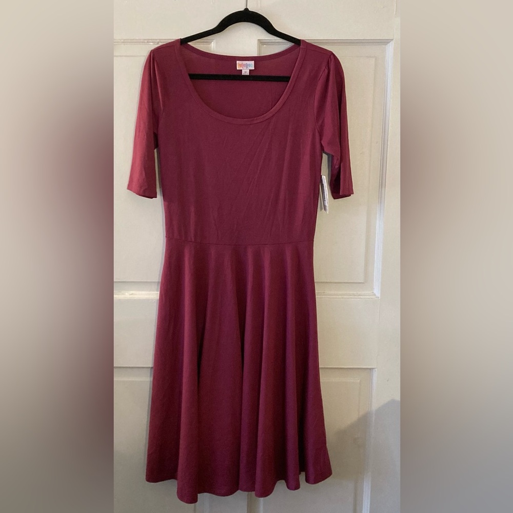 LuLaRoe M Burgundy dress NWT
